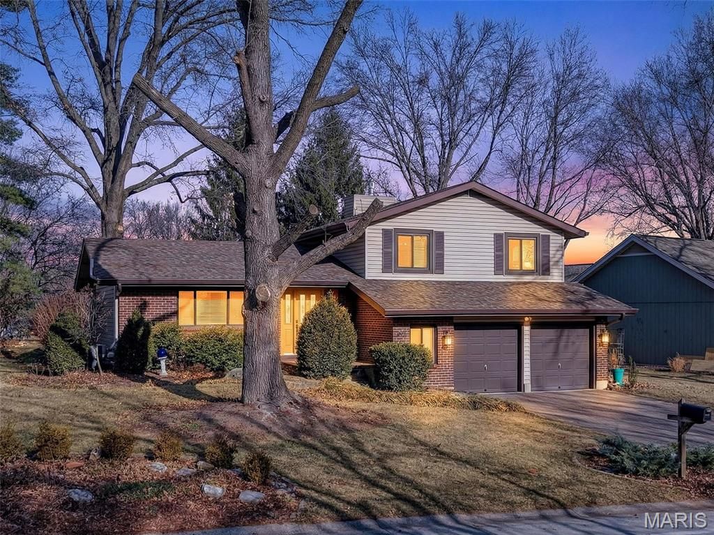 134 Rue Grand Drive, Lake St Louis, MO 63367