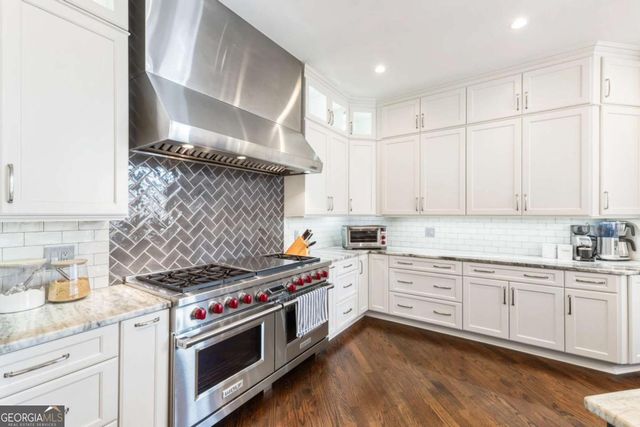 6220 Clifton Circle, Suwanee, GA 30024