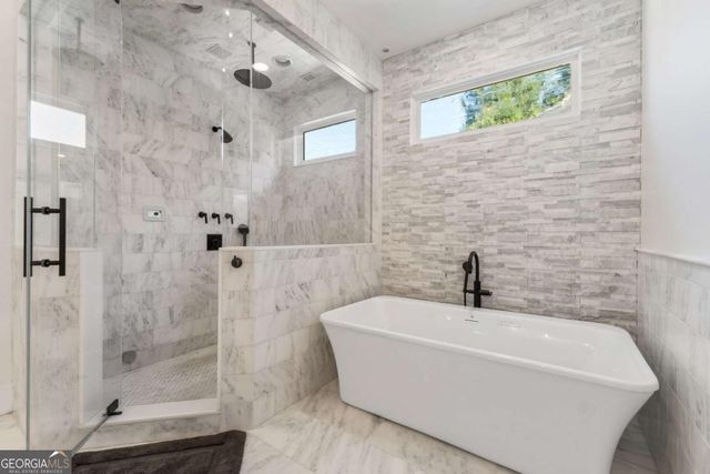 6220 Clifton Circle, Suwanee, GA 30024