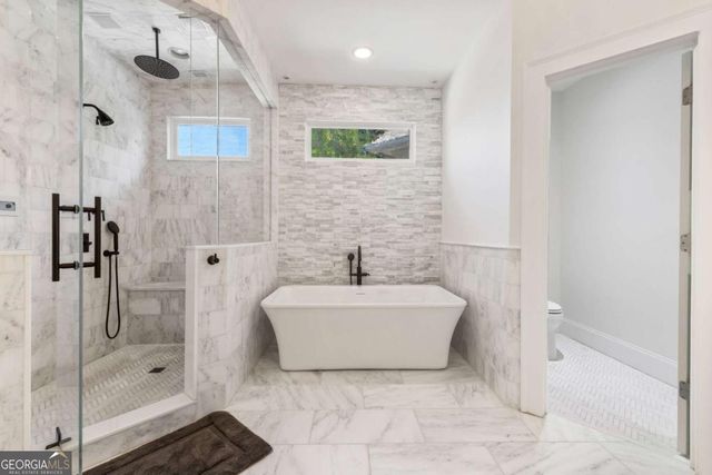 6220 Clifton Circle, Suwanee, GA 30024