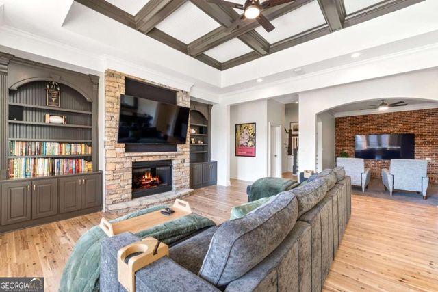 6220 Clifton Circle, Suwanee, GA 30024