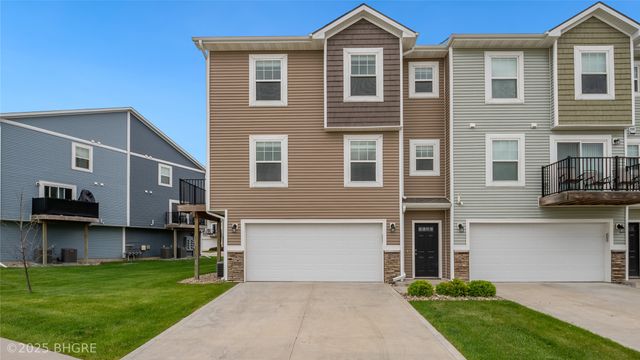 2714 NW Kate Shelley Lane, Ankeny, IA 50023