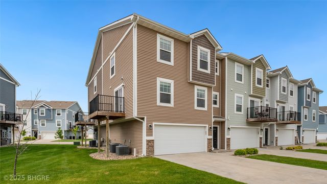 2714 NW Kate Shelley Lane, Ankeny, IA 50023