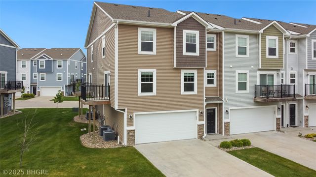 2714 NW Kate Shelley Lane, Ankeny, IA 50023