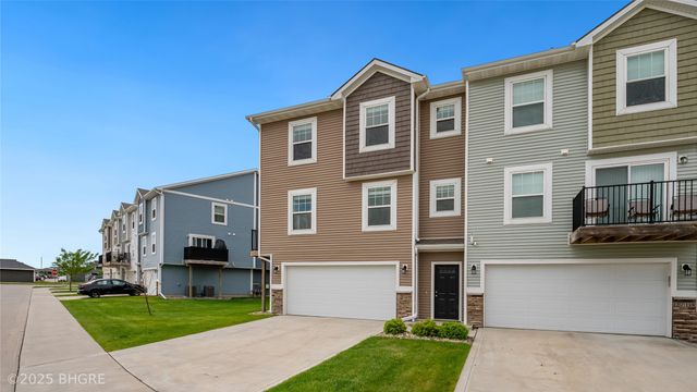 2714 NW Kate Shelley Lane, Ankeny, IA 50023