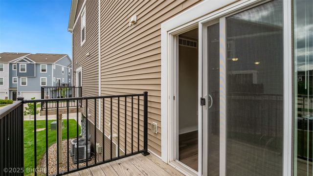 2714 NW Kate Shelley Lane, Ankeny, IA 50023