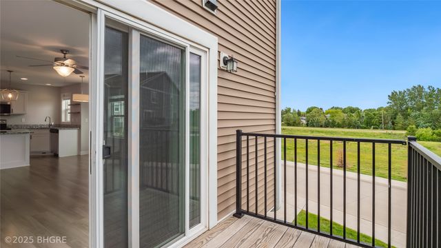 2714 NW Kate Shelley Lane, Ankeny, IA 50023