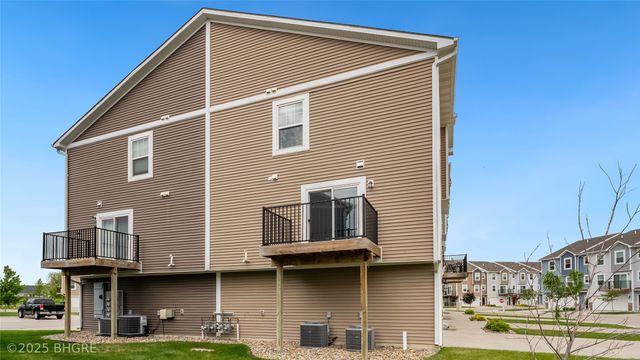 2714 NW Kate Shelley Lane, Ankeny, IA 50023