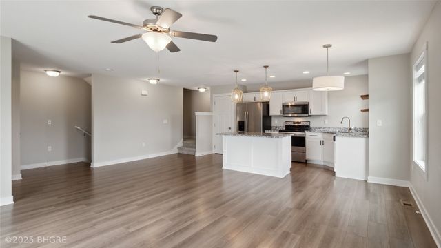2714 NW Kate Shelley Lane, Ankeny, IA 50023