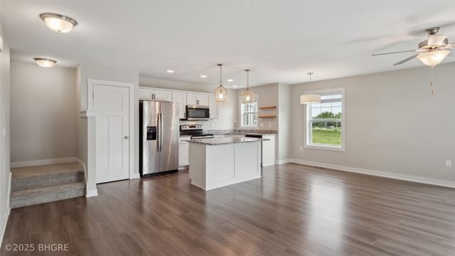 2714 NW Kate Shelley Lane, Ankeny, IA 50023