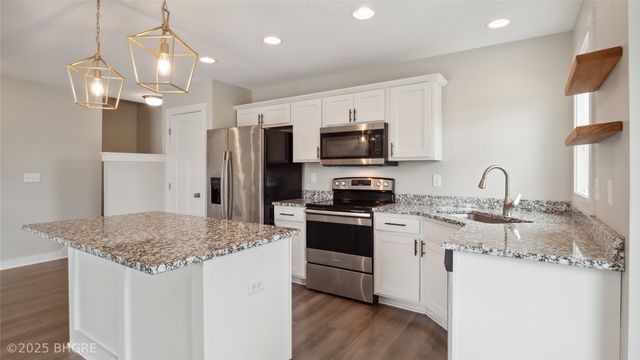 2714 NW Kate Shelley Lane, Ankeny, IA 50023