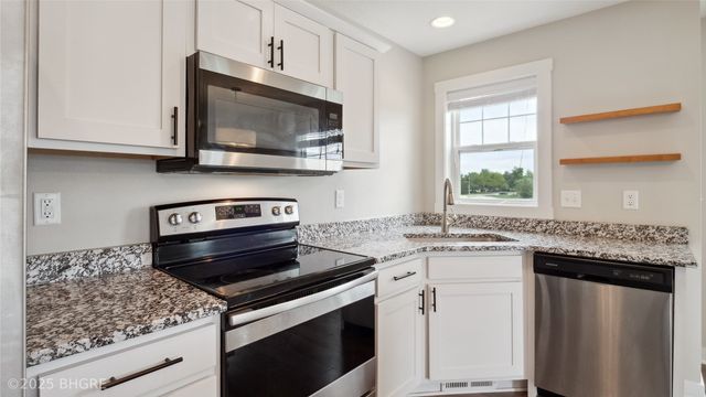 2714 NW Kate Shelley Lane, Ankeny, IA 50023