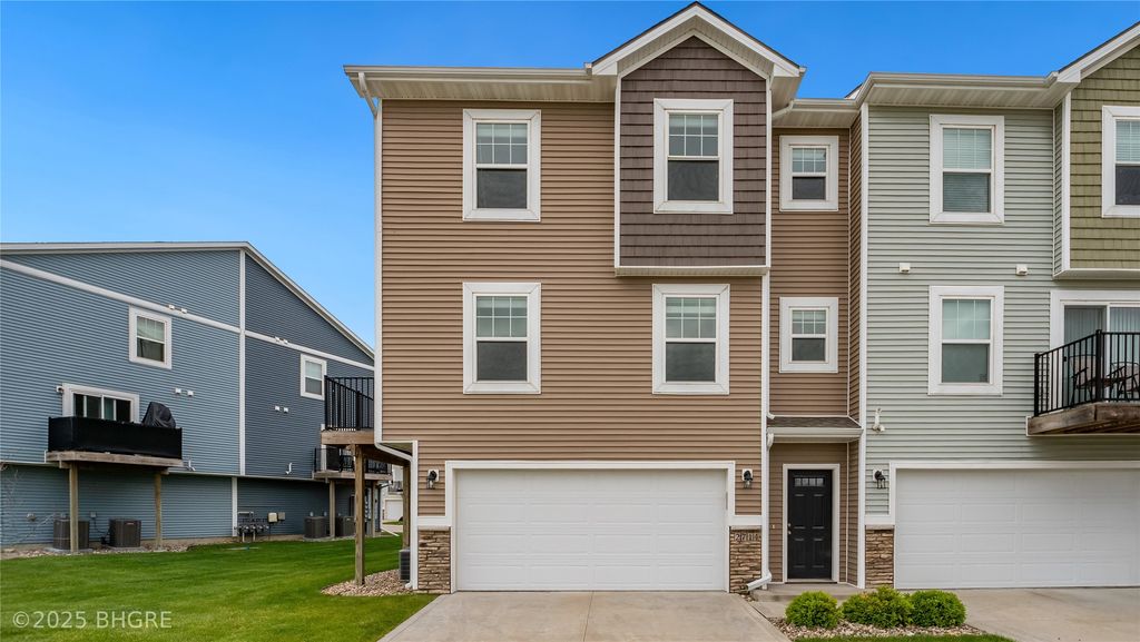 2714 NW Kate Shelley Lane, Ankeny, IA 50023