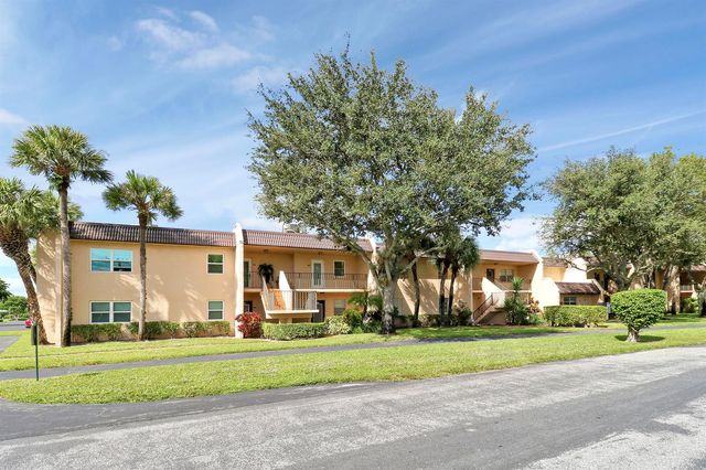 120 Lake Constance Drive, West Palm Beach, FL 33411