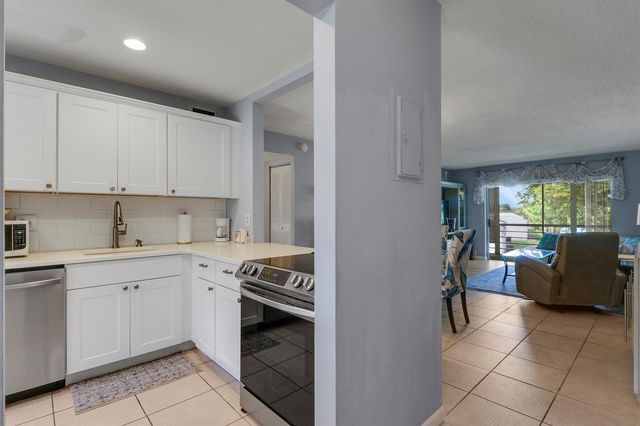 120 Lake Constance Drive, West Palm Beach, FL 33411