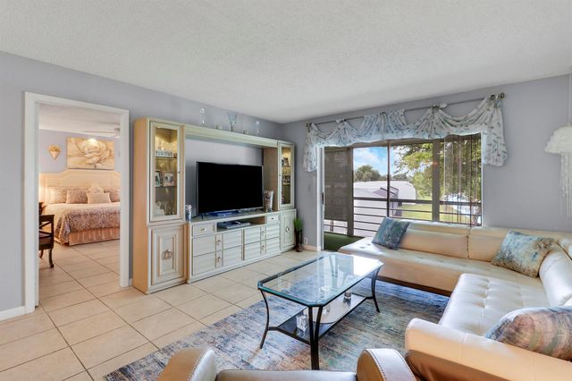 120 Lake Constance Drive, West Palm Beach, FL 33411
