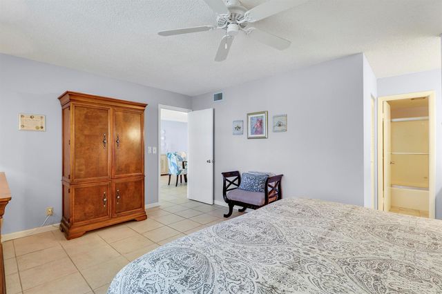 120 Lake Constance Drive, West Palm Beach, FL 33411