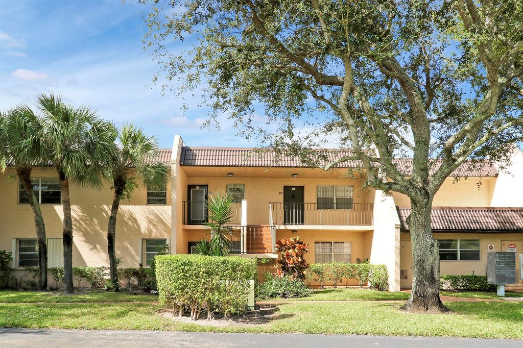 120 Lake Constance Drive, West Palm Beach, FL 33411