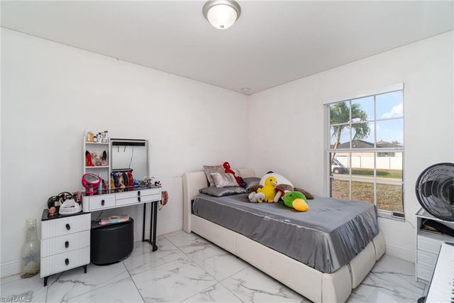 124 NE 16th TER, Cape Coral, FL 33909