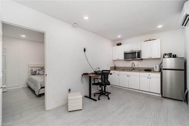 124 NE 16th TER, Cape Coral, FL 33909