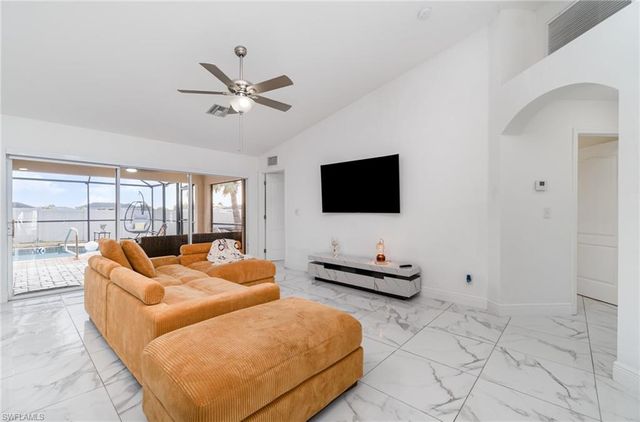 124 NE 16th TER, Cape Coral, FL 33909