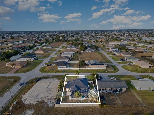 124 NE 16th TER, Cape Coral, FL 33909