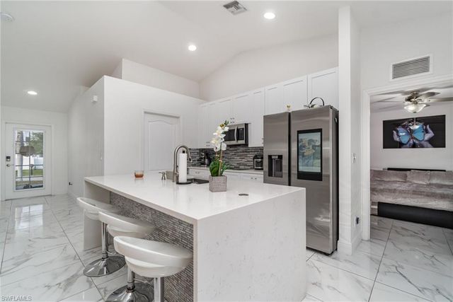 124 NE 16th TER, Cape Coral, FL 33909