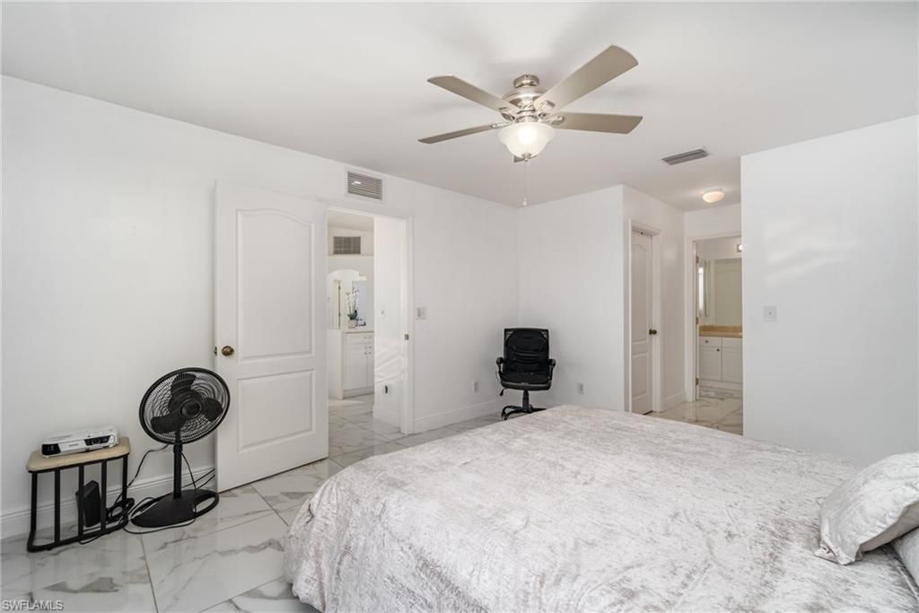 Image 11 of property listing at 124 NE 16th TER, Cape Coral, FL 33909