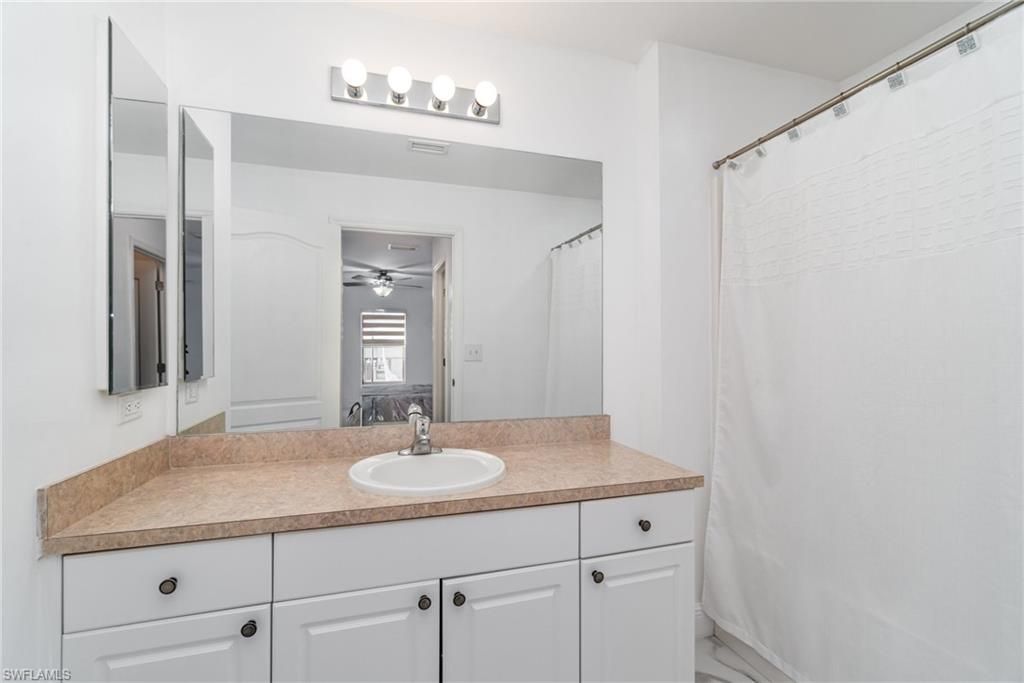 Image 16 of property listing at 124 NE 16th TER, Cape Coral, FL 33909