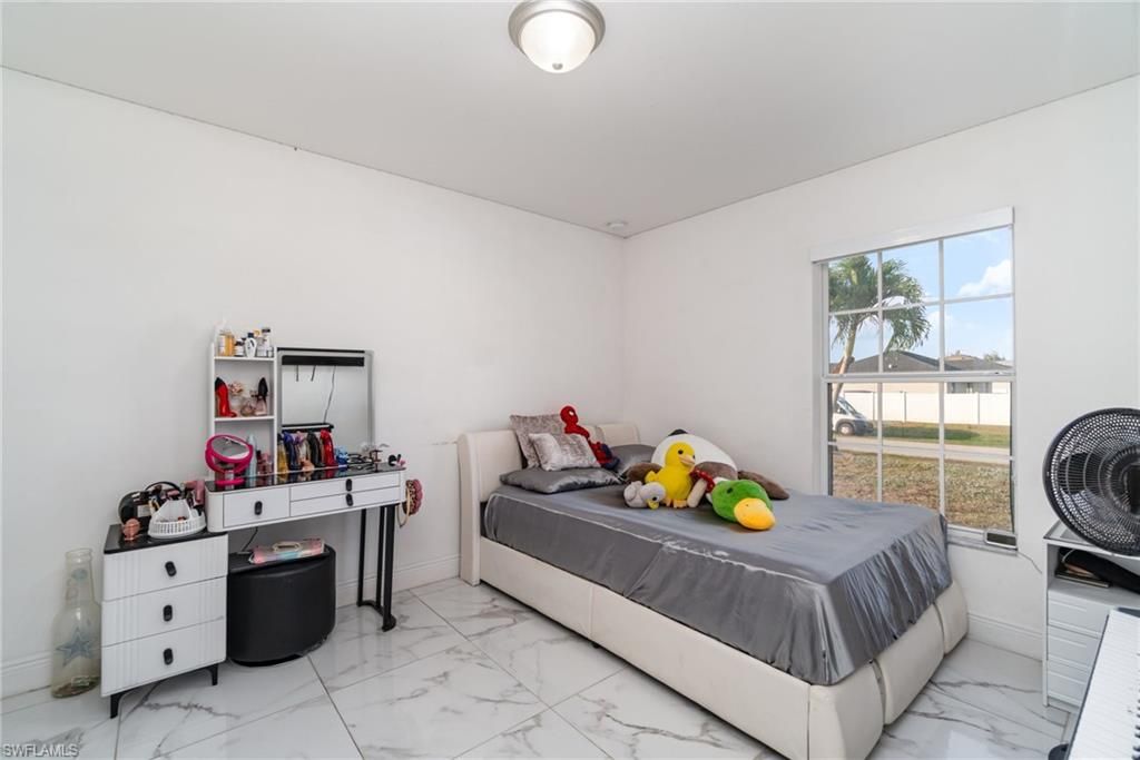 Image 17 of property listing at 124 NE 16th TER, Cape Coral, FL 33909