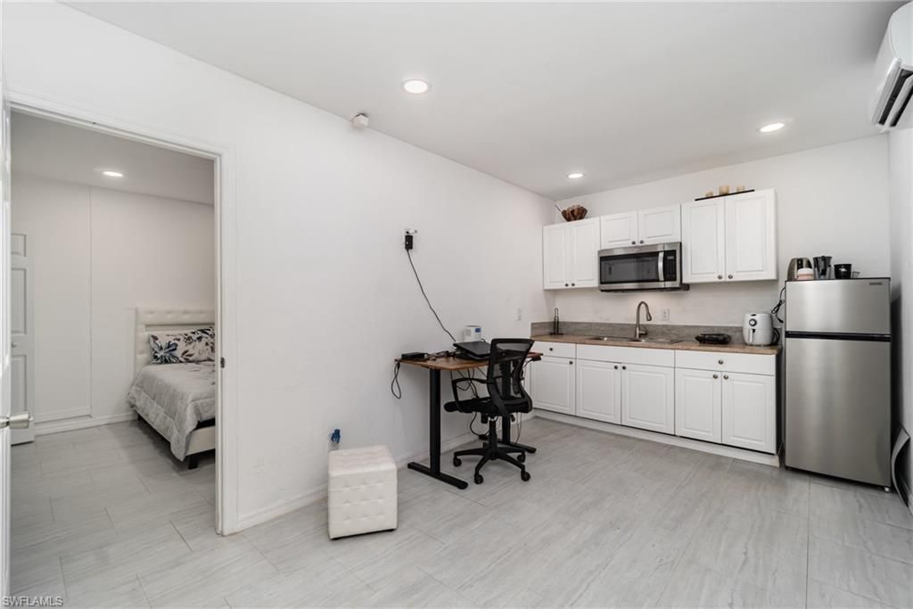 Image 18 of property listing at 124 NE 16th TER, Cape Coral, FL 33909