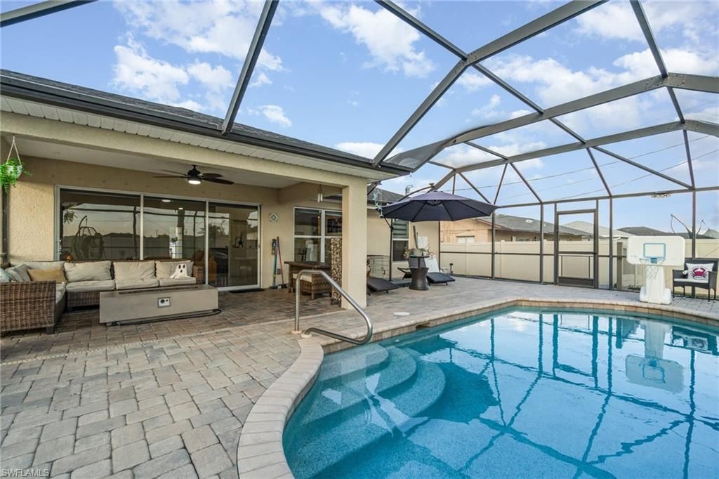 Image 23 of property listing at 124 NE 16th TER, Cape Coral, FL 33909