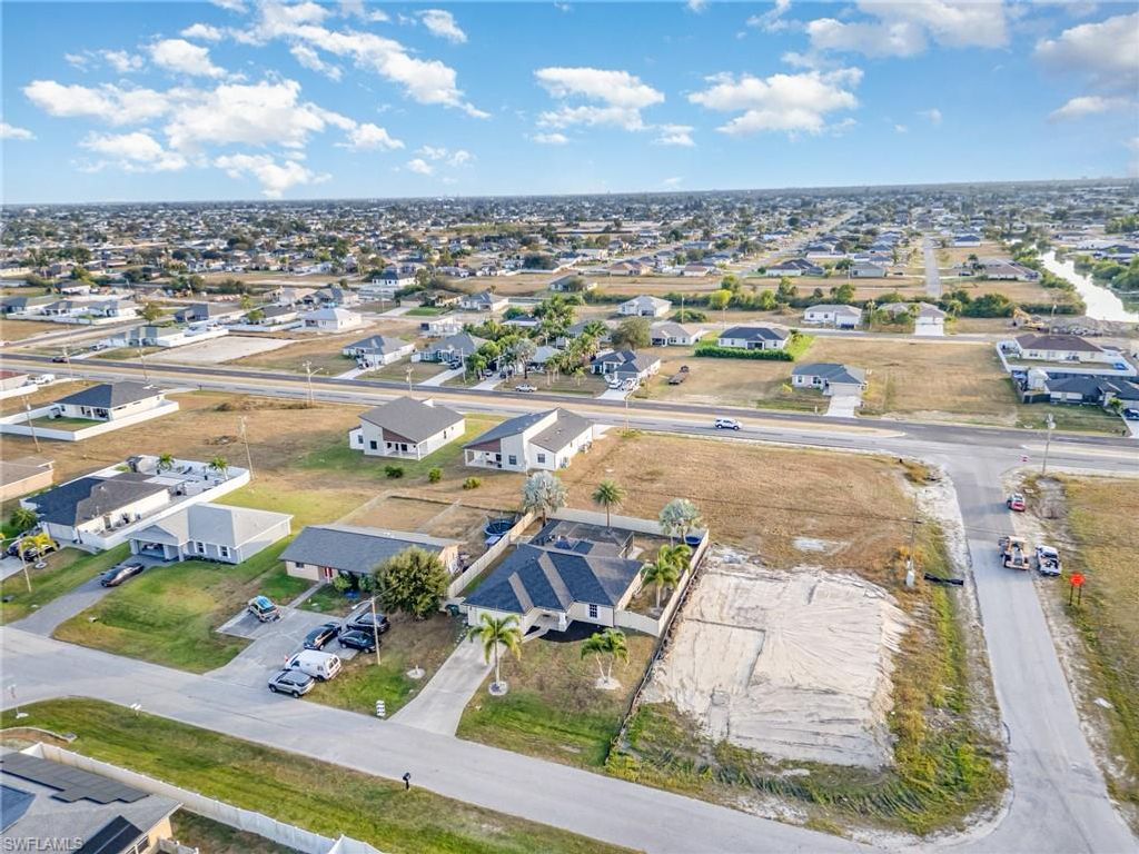 Image 29 of property listing at 124 NE 16th TER, Cape Coral, FL 33909