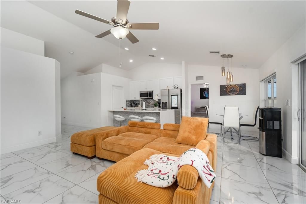 Image 5 of property listing at 124 NE 16th TER, Cape Coral, FL 33909