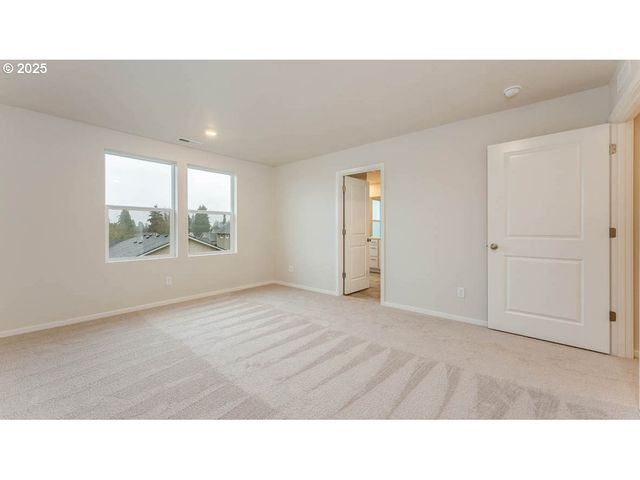 2869 U STREET, Springfield, OR 97477