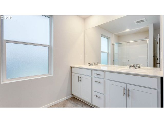 2869 U STREET, Springfield, OR 97477