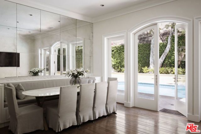 1160 Chantilly Road, Los Angeles, CA 90077