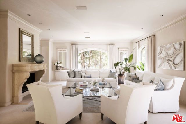 1160 Chantilly Road, Los Angeles, CA 90077