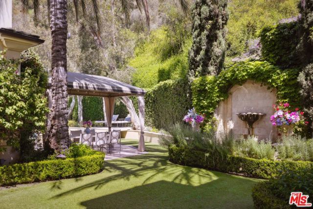 1160 Chantilly Road, Los Angeles, CA 90077