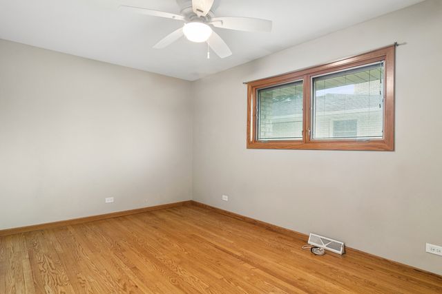 1807 N Larch Drive, Mount Prospect, IL 60056
