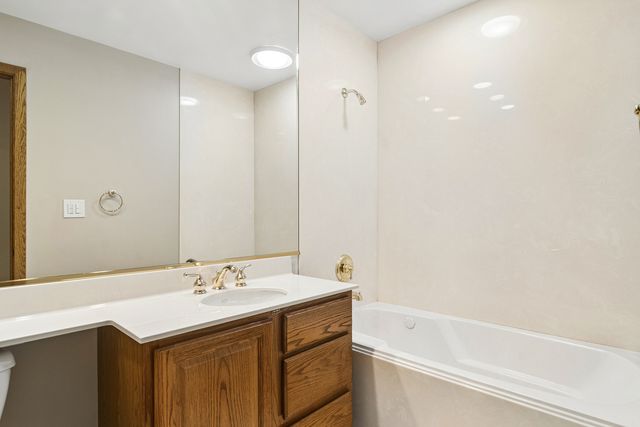 1807 N Larch Drive, Mount Prospect, IL 60056