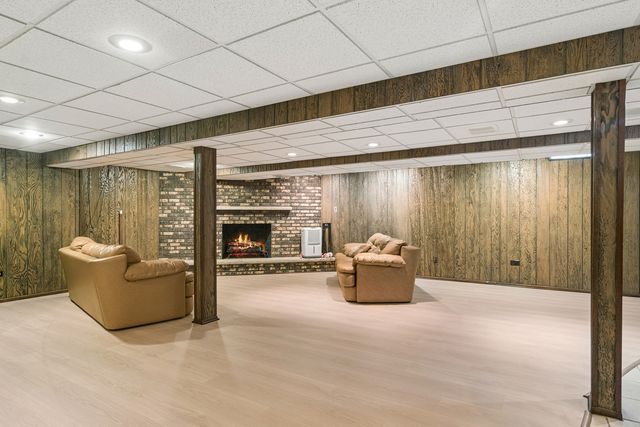 1807 N Larch Drive, Mount Prospect, IL 60056