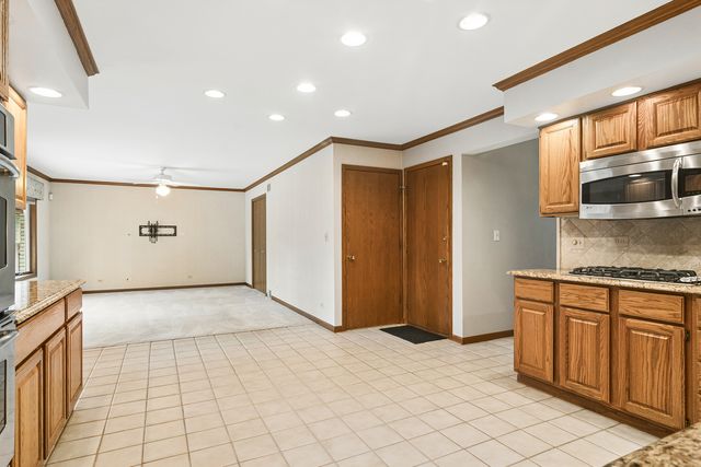 1807 N Larch Drive, Mount Prospect, IL 60056