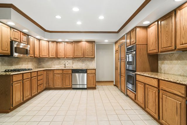 1807 N Larch Drive, Mount Prospect, IL 60056