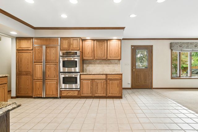 1807 N Larch Drive, Mount Prospect, IL 60056