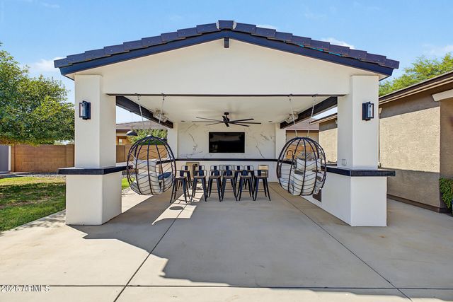 8031 W ENCINAS Lane, Phoenix, AZ 85043
