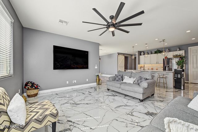 8031 W ENCINAS Lane, Phoenix, AZ 85043