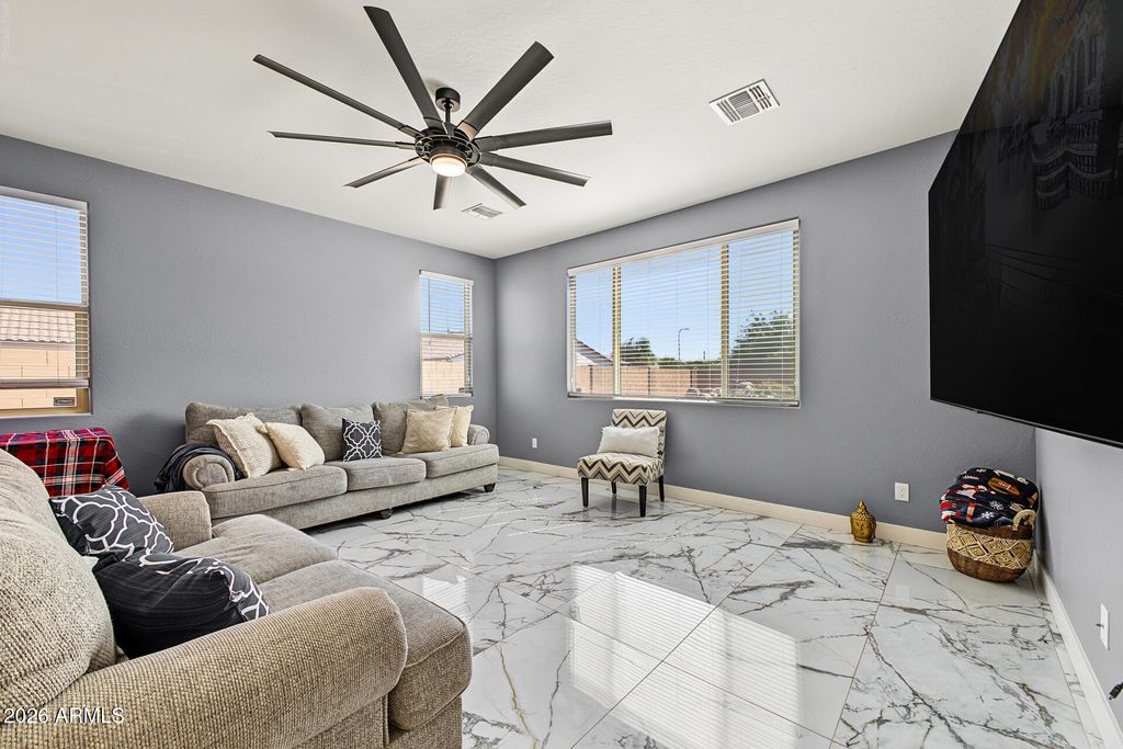 8031 W ENCINAS Lane, Phoenix, AZ 85043 — photo 5