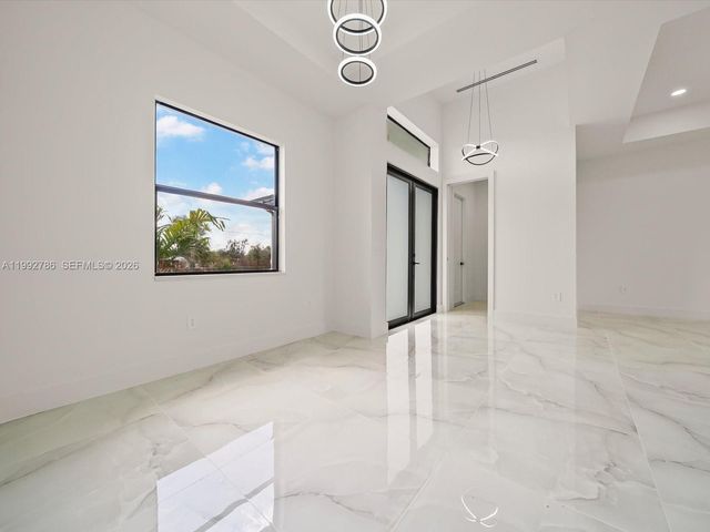 735 Chavers St, Lehigh Acres, FL 33974