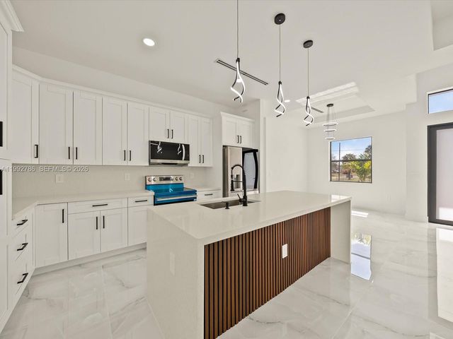 735 Chavers St, Lehigh Acres, FL 33974